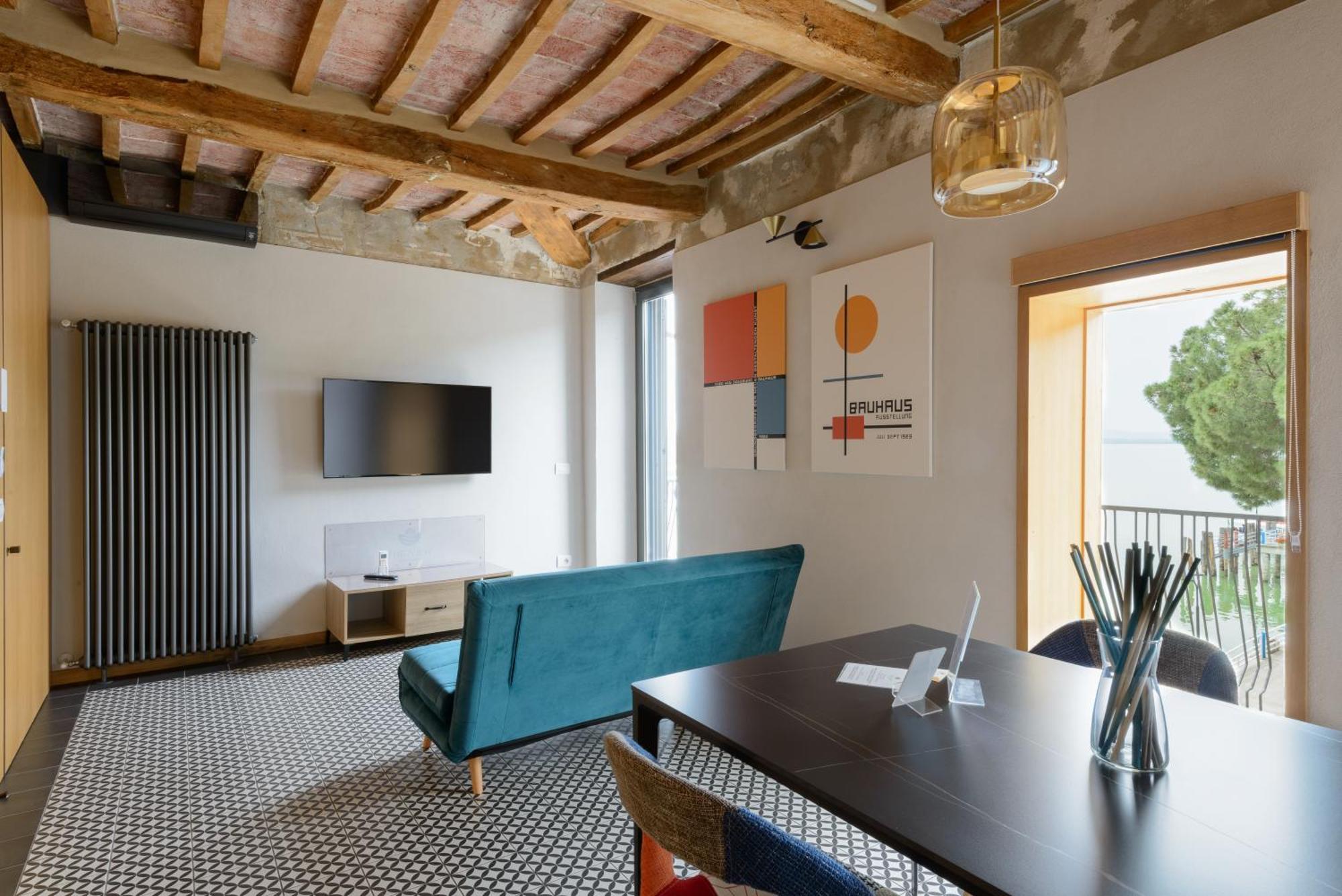 The View - Sunset & Relax - Suite - Appartamenti Vista Lago Passignano sul Trasimeno Exterior photo