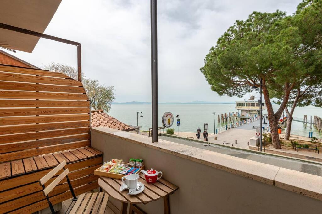 The View - Sunset & Relax - Suite - Appartamenti Vista Lago Passignano sul Trasimeno Exterior photo
